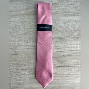 Tommy Hilfiger Men's Soft Pink Design Tie